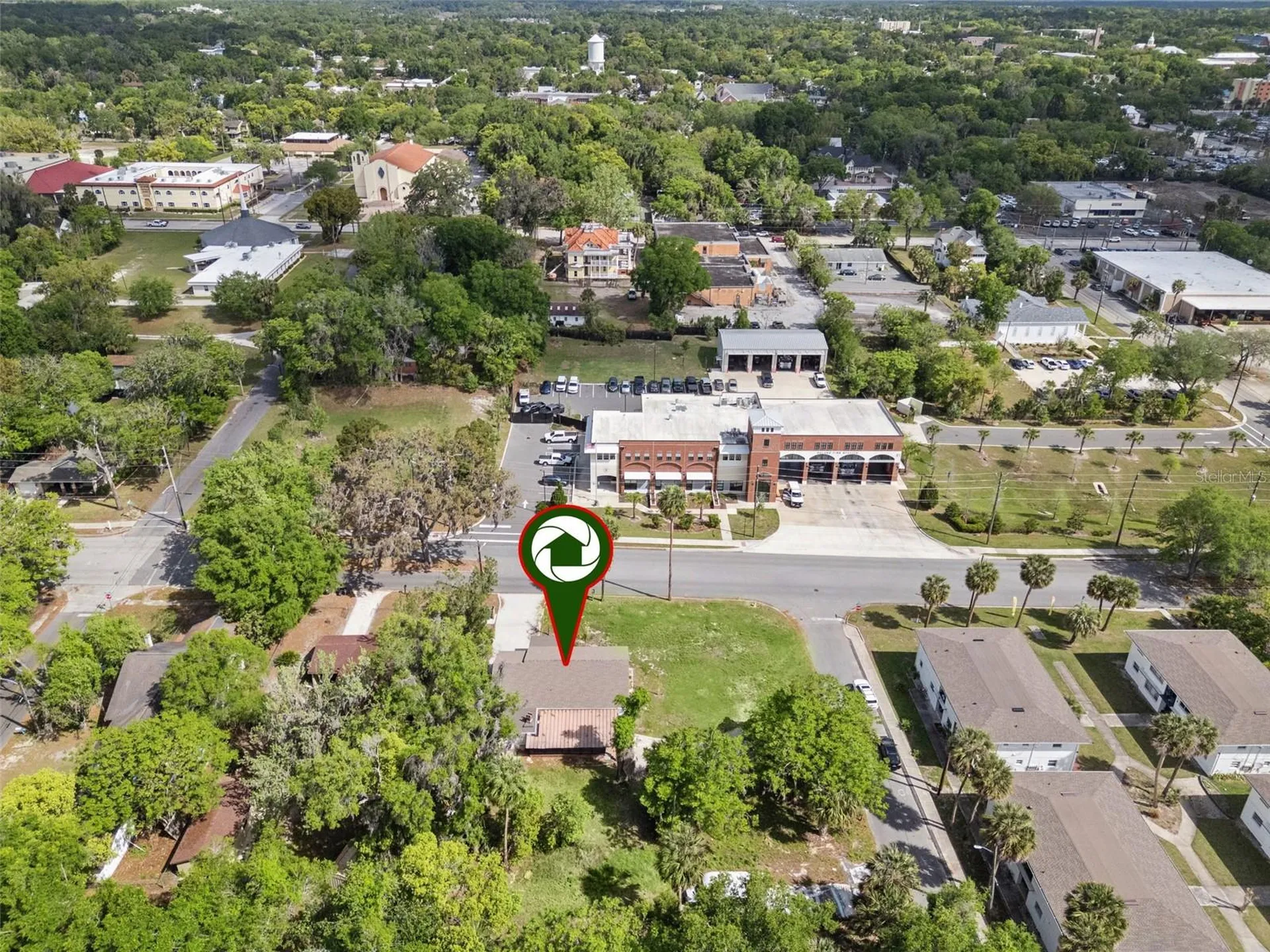 334 W Howry Avenue Deland FL 32720