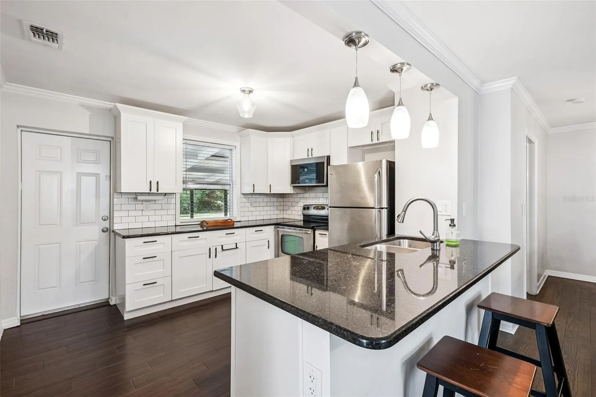 334 W Howry Avenue Deland FL 32720