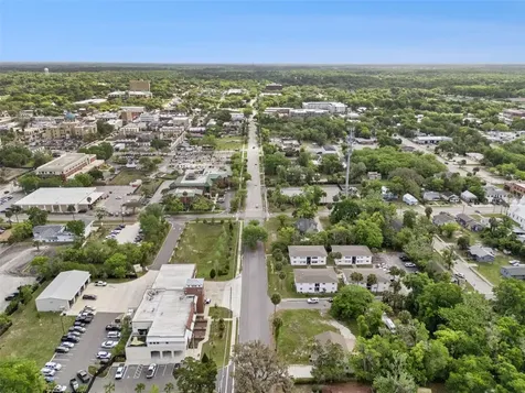 334 W Howry Avenue Deland FL 32720