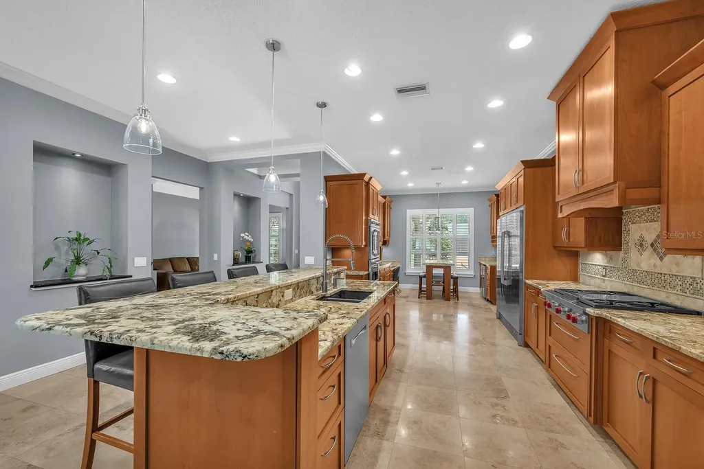 5613 Lark Meadow Place Lithia FL 33547