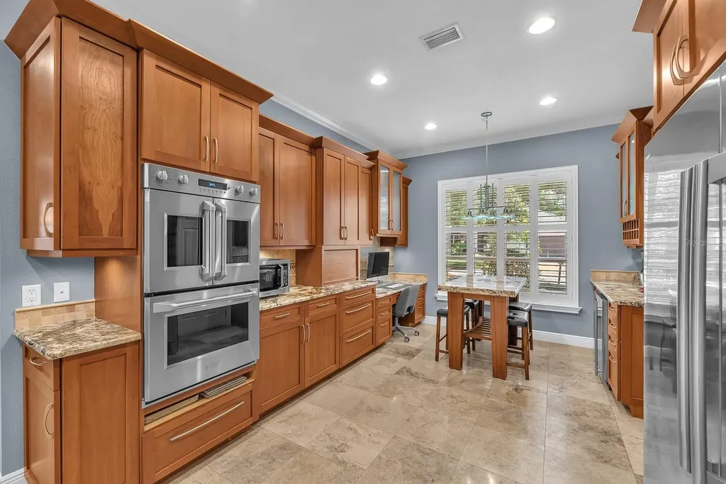 5613 Lark Meadow Place Lithia FL 33547