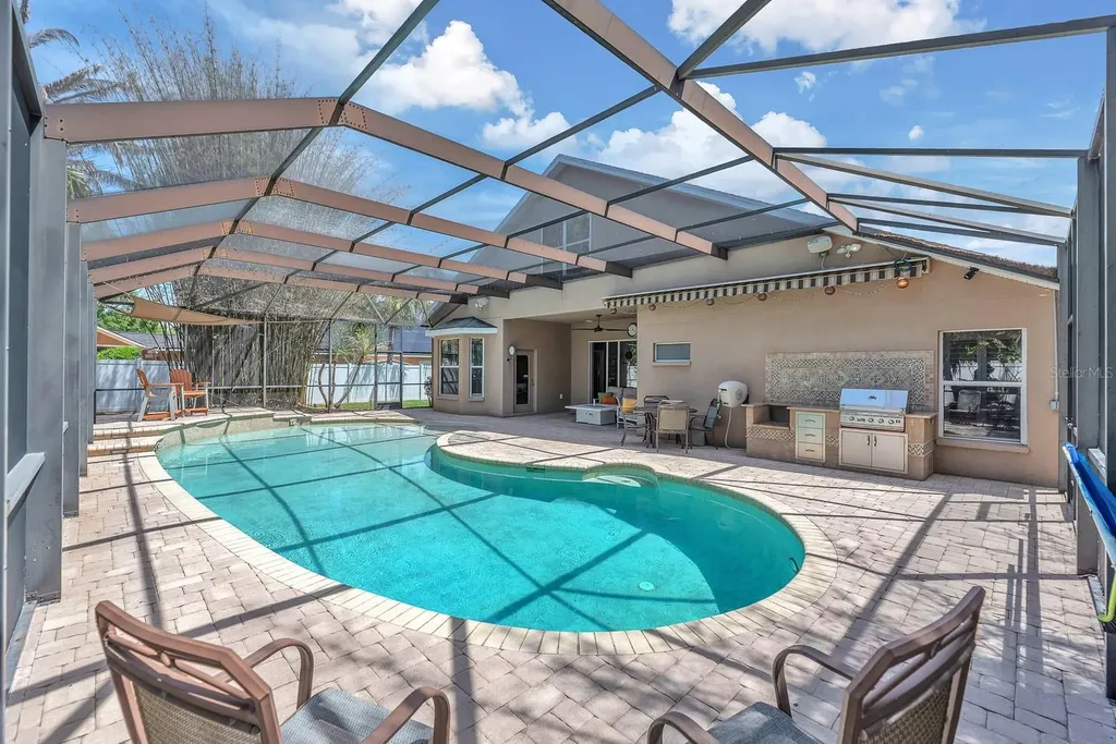 5613 Lark Meadow Place Lithia FL 33547