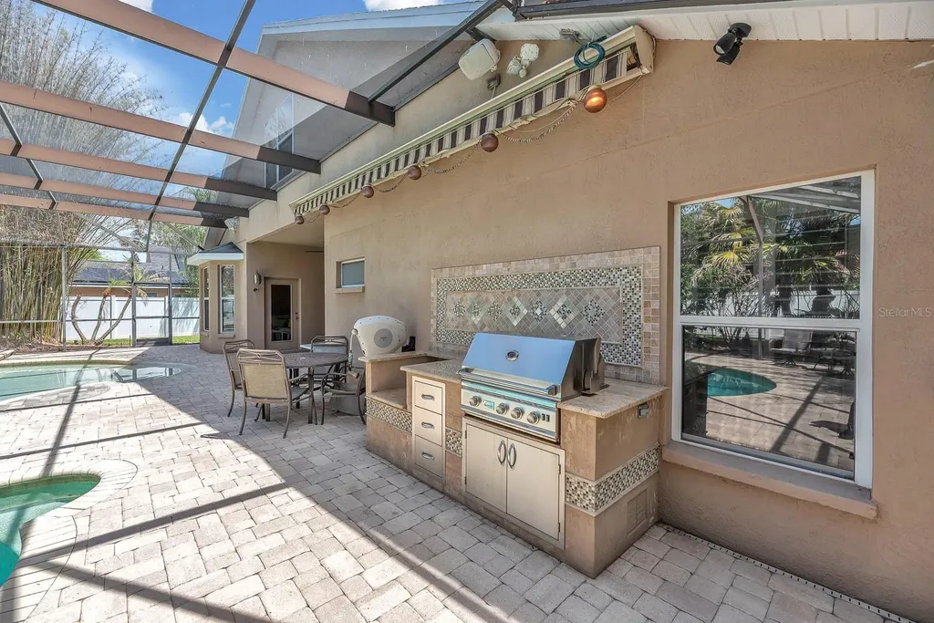 5613 Lark Meadow Place Lithia FL 33547