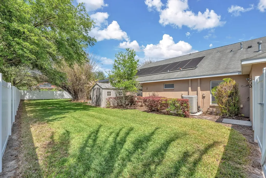 5613 Lark Meadow Place Lithia FL 33547