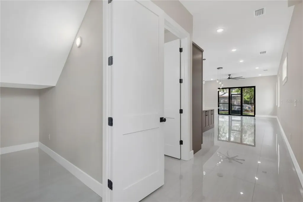 6021 Interbay Tampa FL 33611