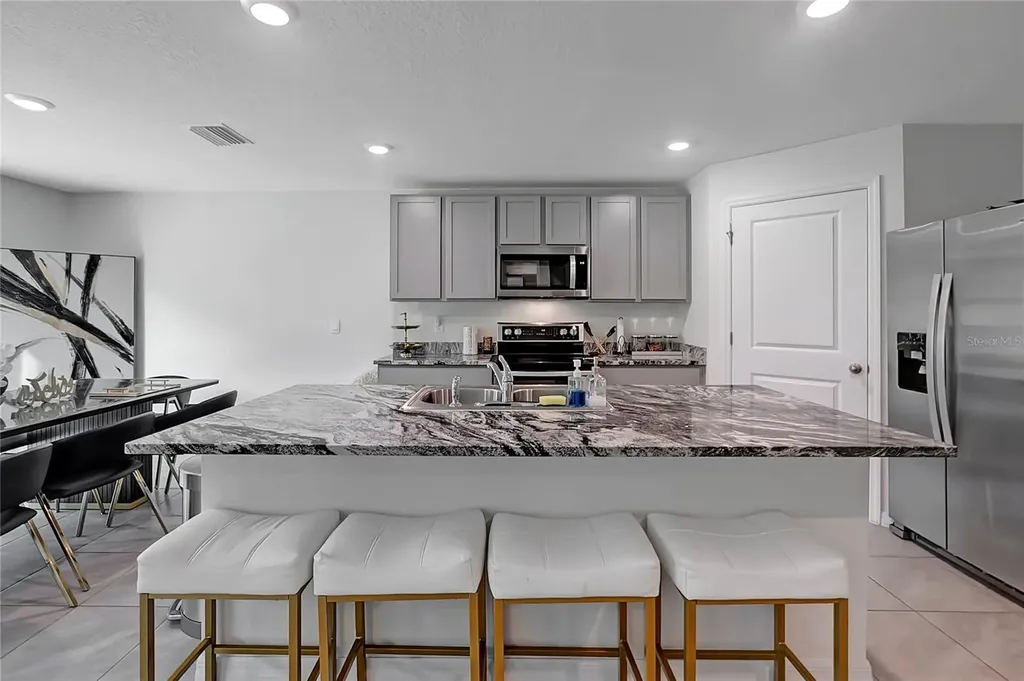 7737 Rosewood Garden Loop Tampa FL 33637