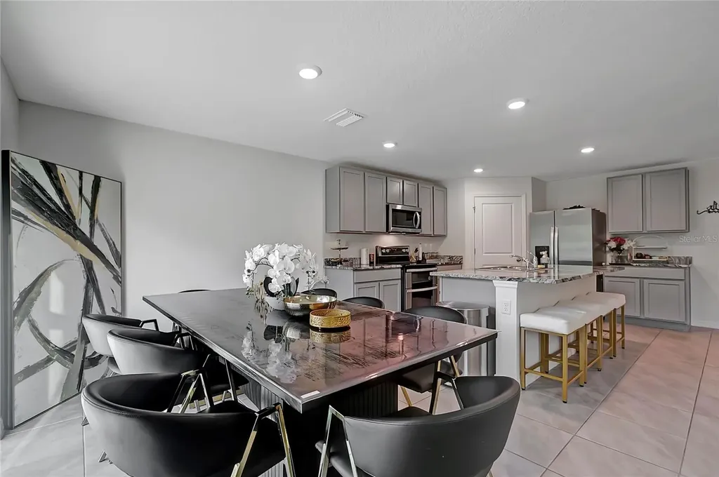 7737 Rosewood Garden Loop Tampa FL 33637