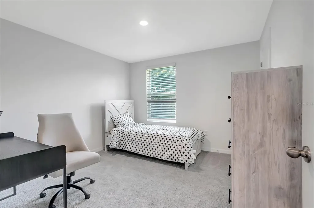 7737 Rosewood Garden Loop Tampa FL 33637