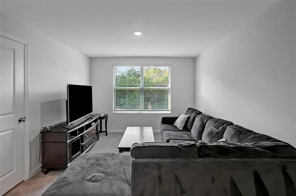 7737 Rosewood Garden Loop Tampa FL 33637