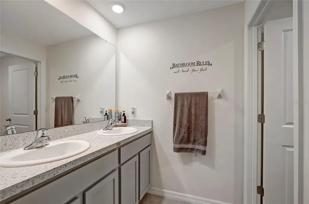 7737 Rosewood Garden Loop Tampa FL 33637