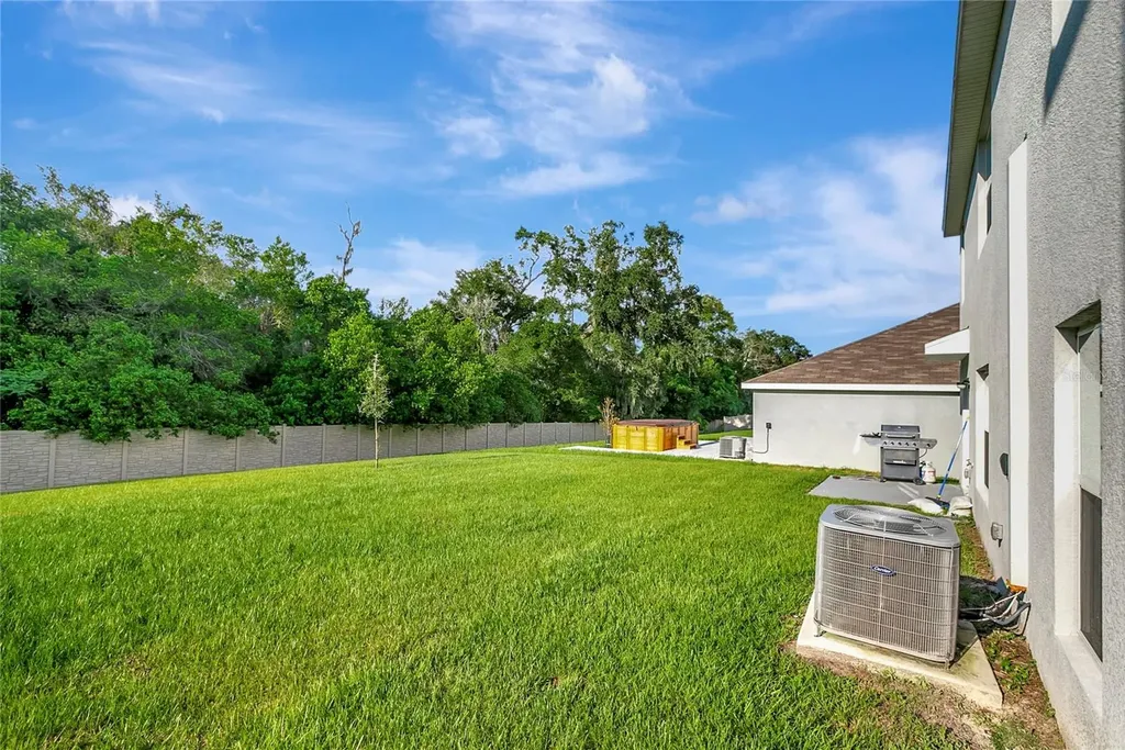 7737 Rosewood Garden Loop Tampa FL 33637