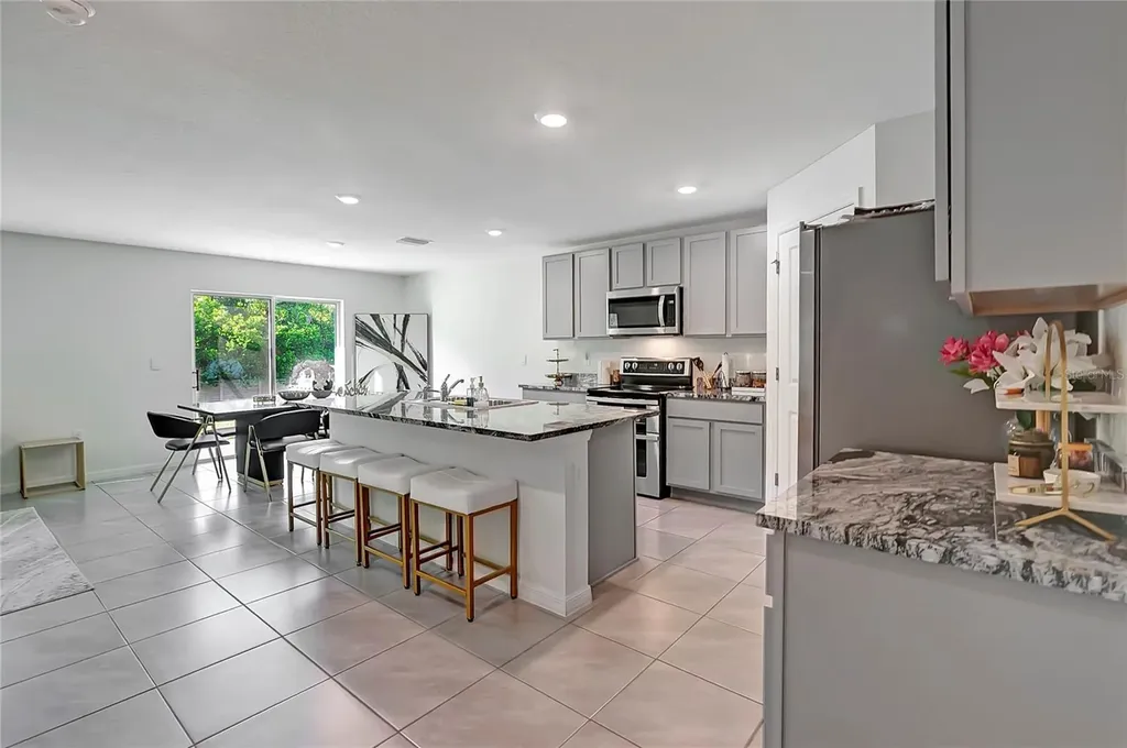 7737 Rosewood Garden Loop Tampa FL 33637