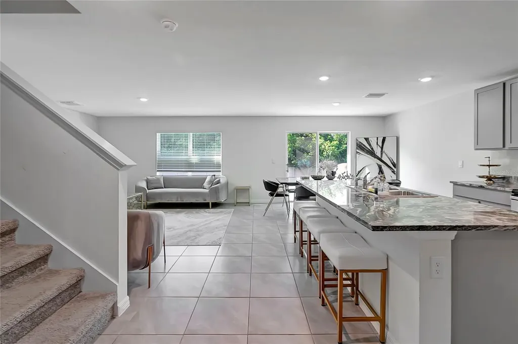7737 Rosewood Garden Loop Tampa FL 33637