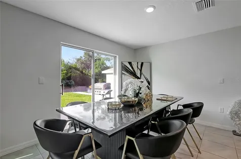 7737 Rosewood Garden Loop Tampa FL 33637