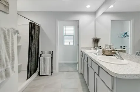 7737 Rosewood Garden Loop Tampa FL 33637