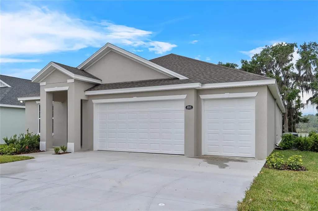 4541 Fairway Oaks Drive Mulberry FL 33860