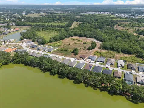 4541 Fairway Oaks Drive Mulberry FL 33860