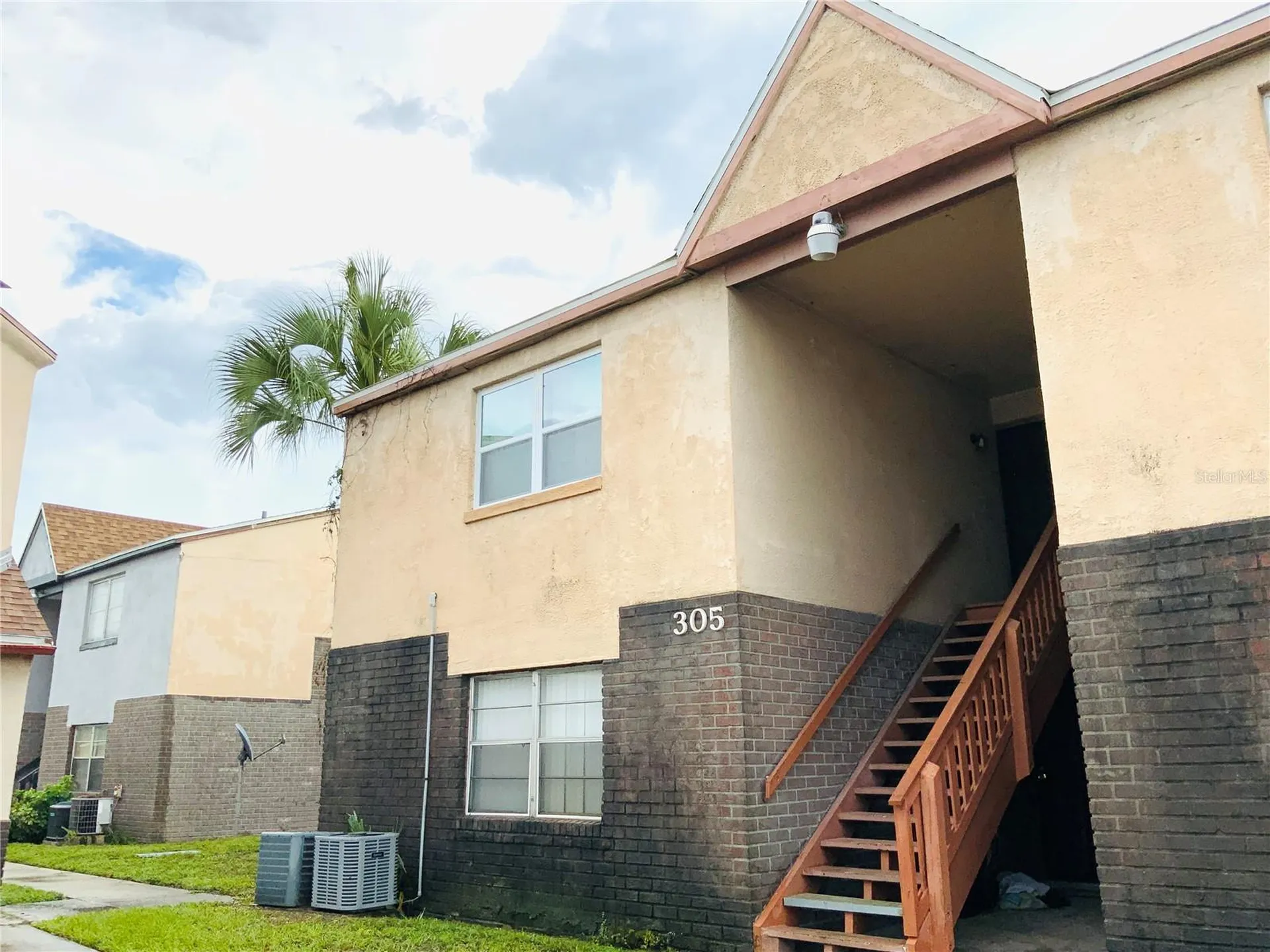 305 E Wellington Court Tampa FL 33604