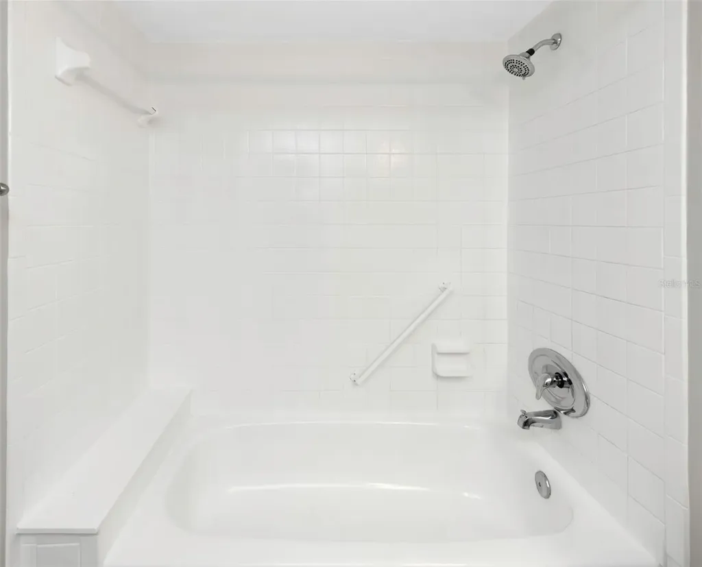1308 Pine Ridge Circle E Tarpon Springs FL 34688