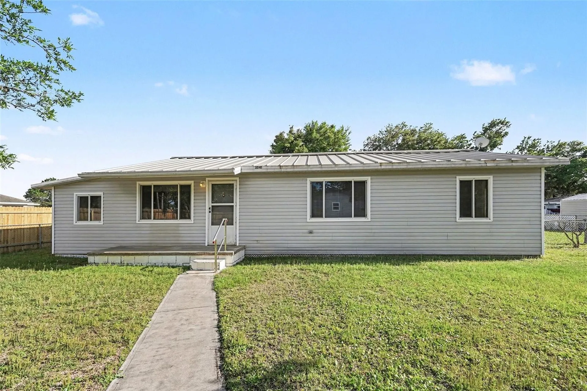 3541 Barney Court Mims FL 32754