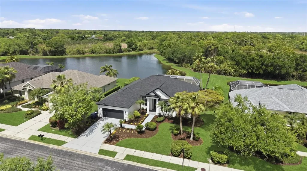 8115 Planters Knoll Terrace Bradenton FL 34201
