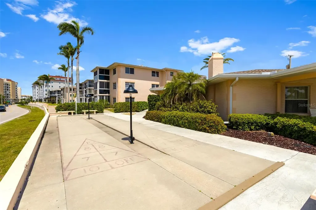 200 The Esplanade N Venice FL 34285