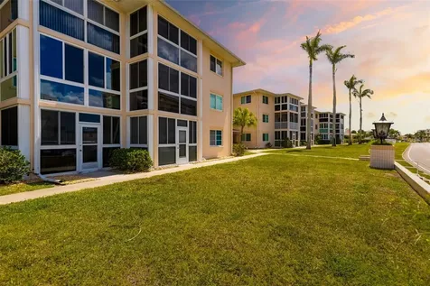 200 The Esplanade N Venice FL 34285
