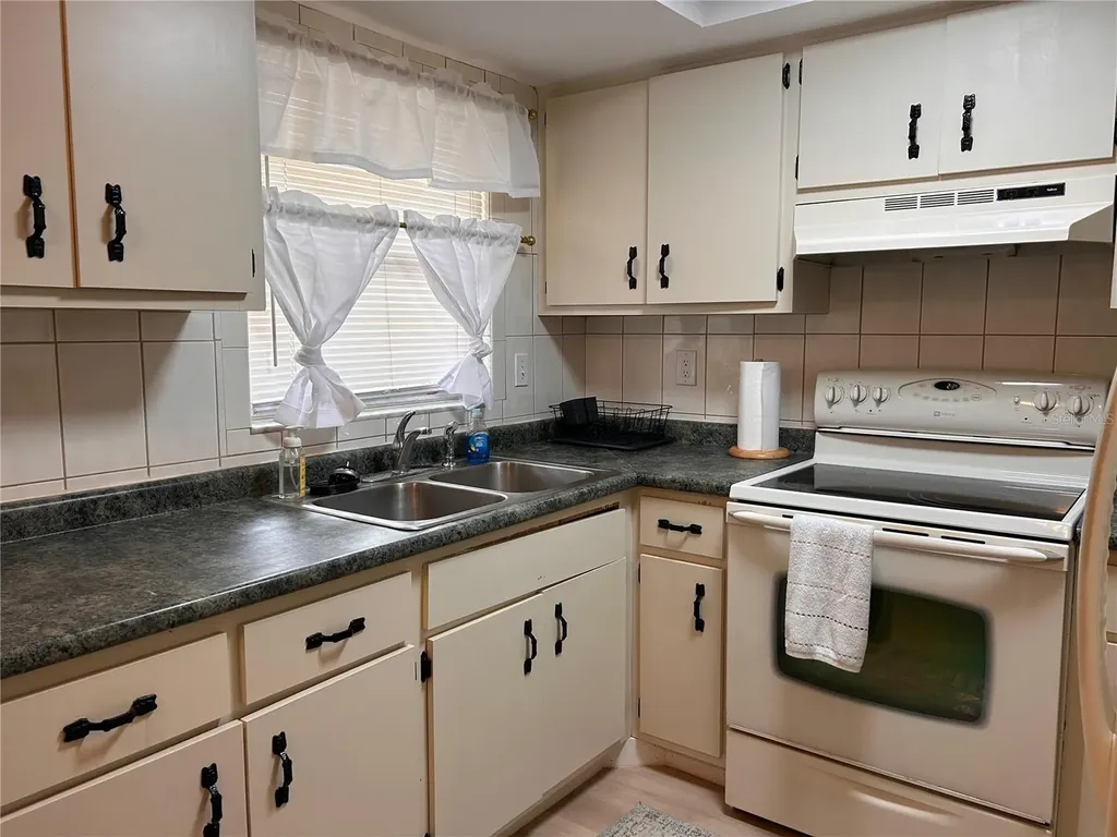 6029 Wyoming Avenue New Port Richey FL 34653