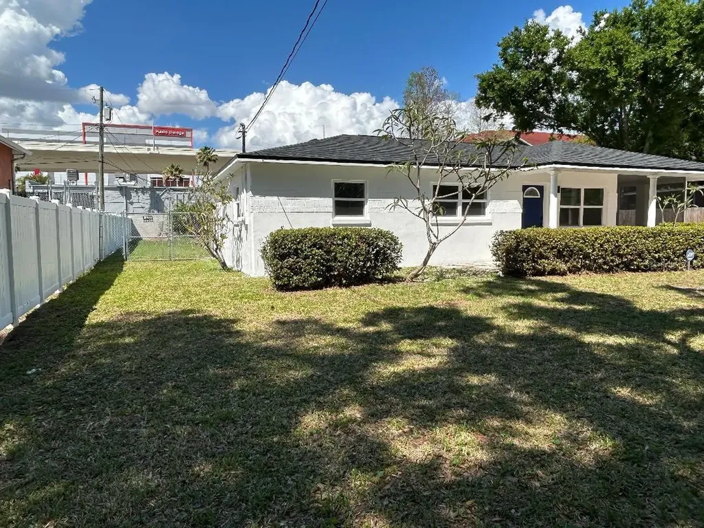 4611 W Mcelroy Avenue Tampa FL 33611