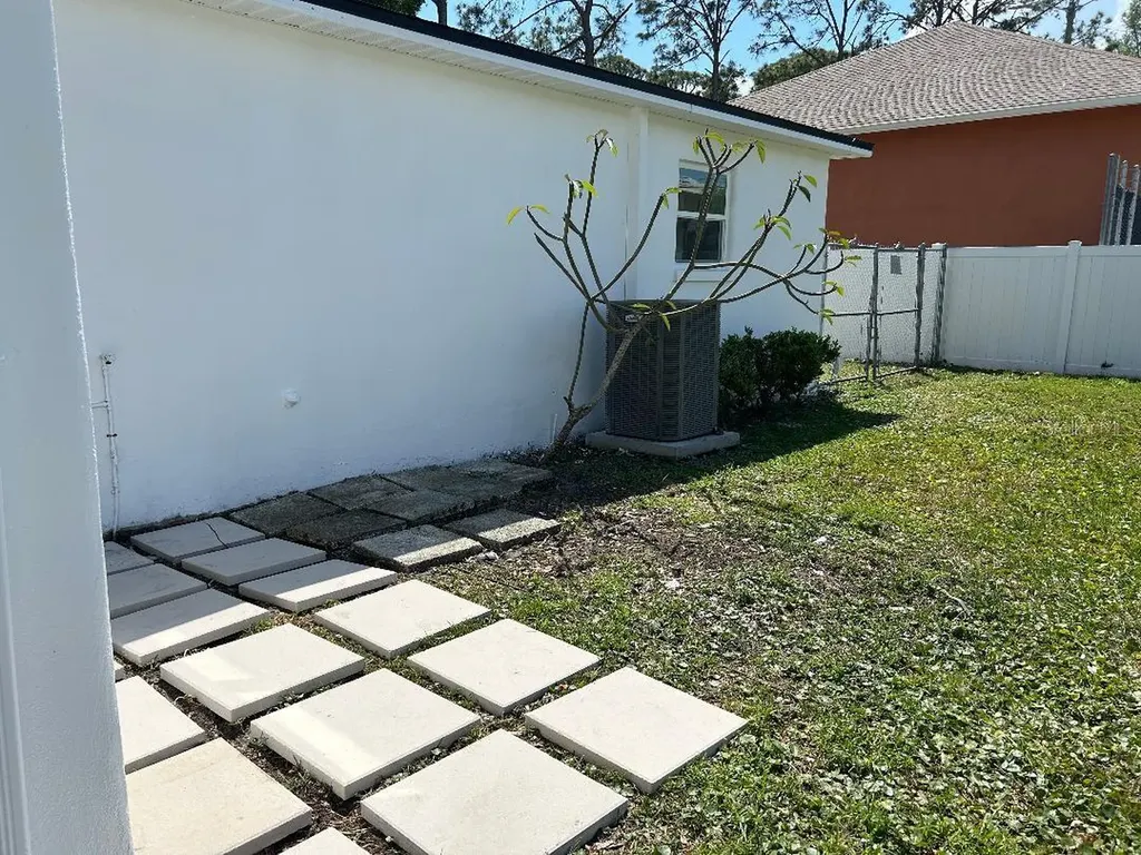 4611 W Mcelroy Avenue Tampa FL 33611