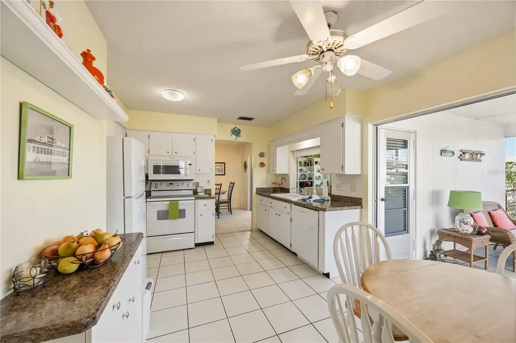 886 E 4th Street Englewood FL 34223