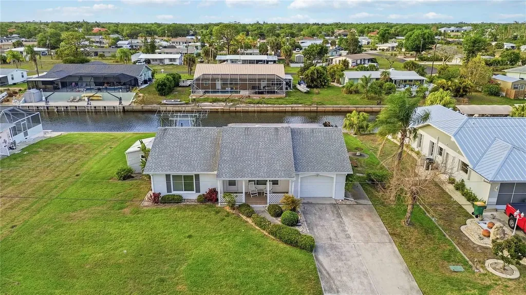 886 E 4th Street Englewood FL 34223