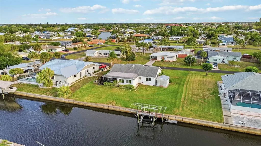 886 E 4th Street Englewood FL 34223