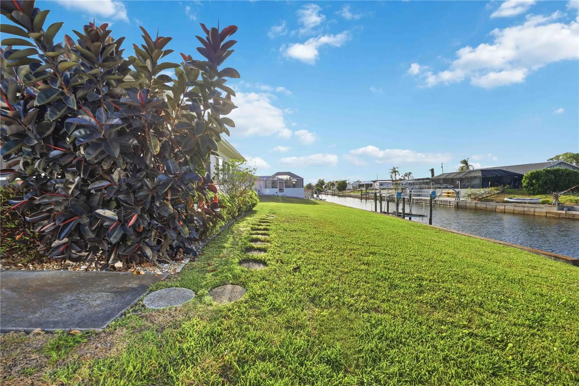 886 E 4th Street Englewood FL 34223