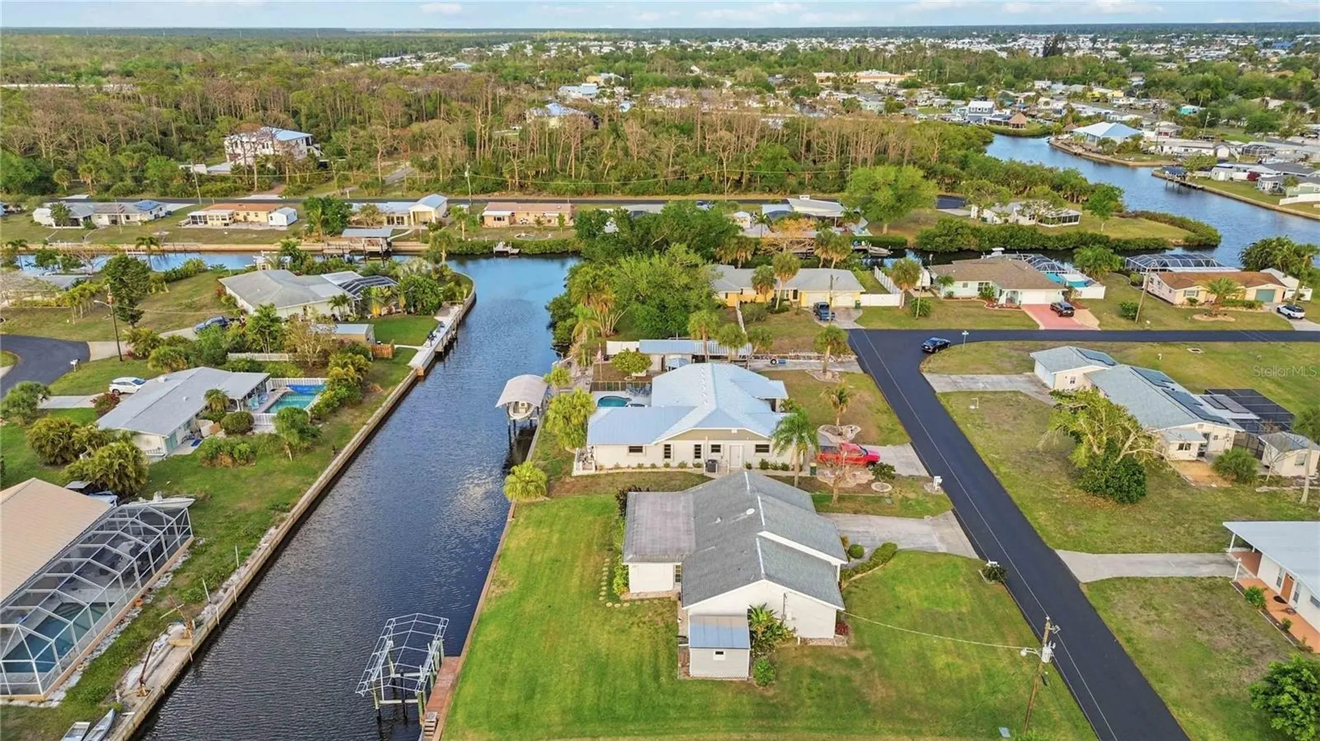 886 E 4th Street Englewood FL 34223