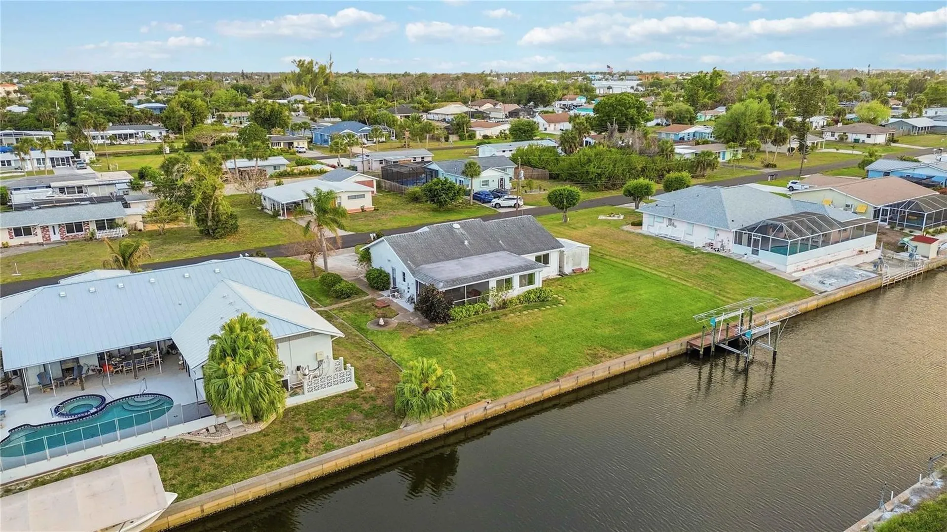 886 E 4th Street Englewood FL 34223
