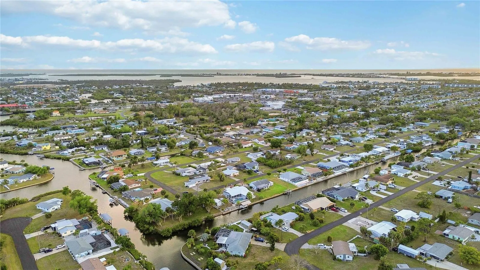 886 E 4th Street Englewood FL 34223