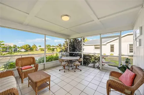886 E 4th Street Englewood FL 34223