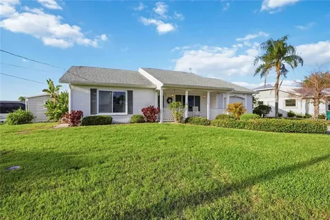 886 E 4th Street Englewood FL 34223