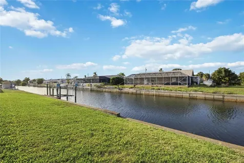 886 E 4th Street Englewood FL 34223
