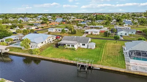 886 E 4th Street Englewood FL 34223