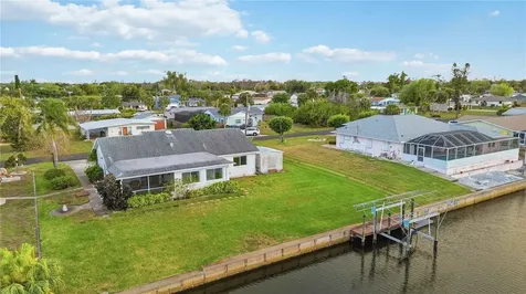 886 E 4th Street Englewood FL 34223