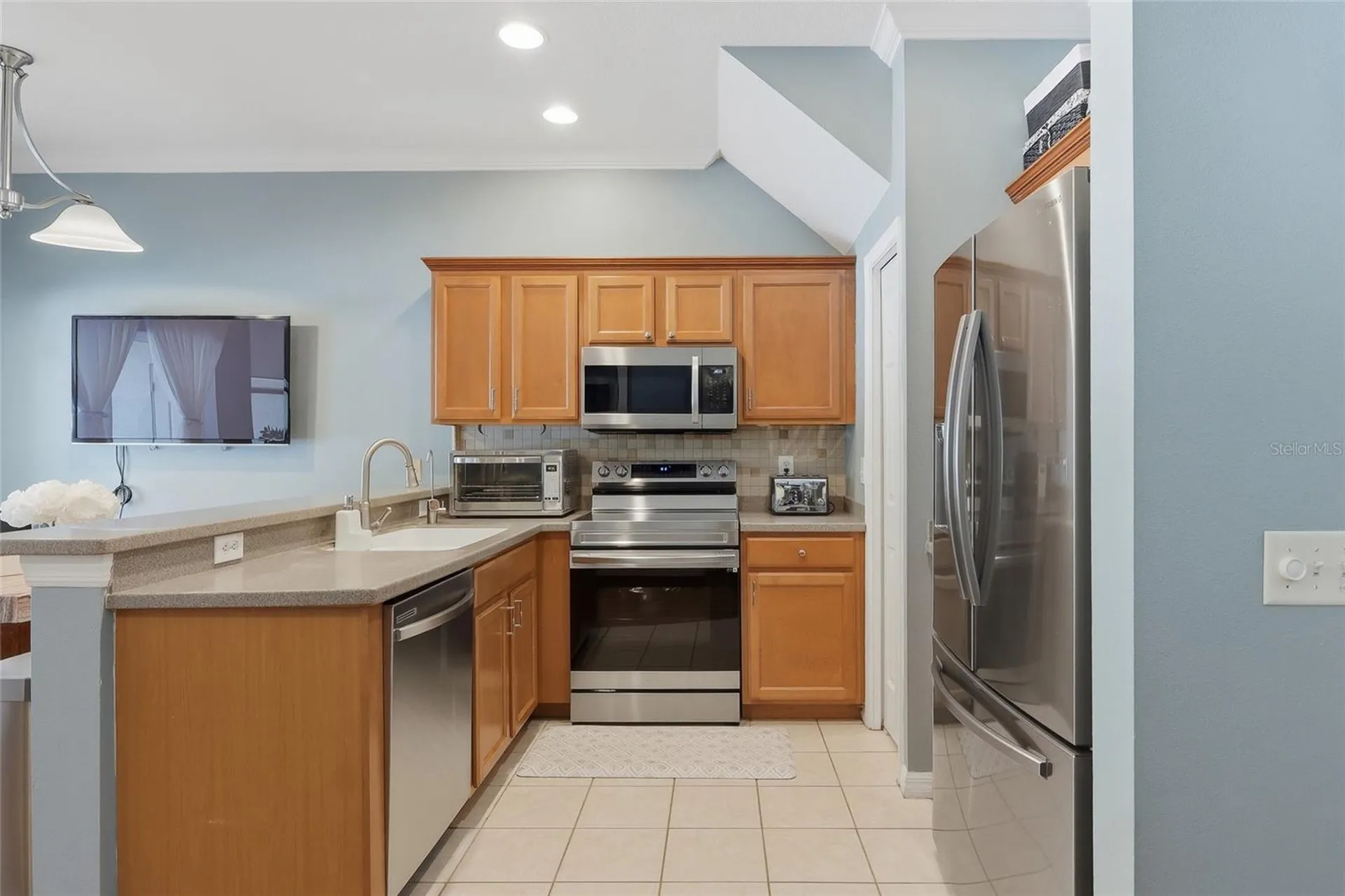 542 Black Lion Drive NE St Petersburg FL 33716