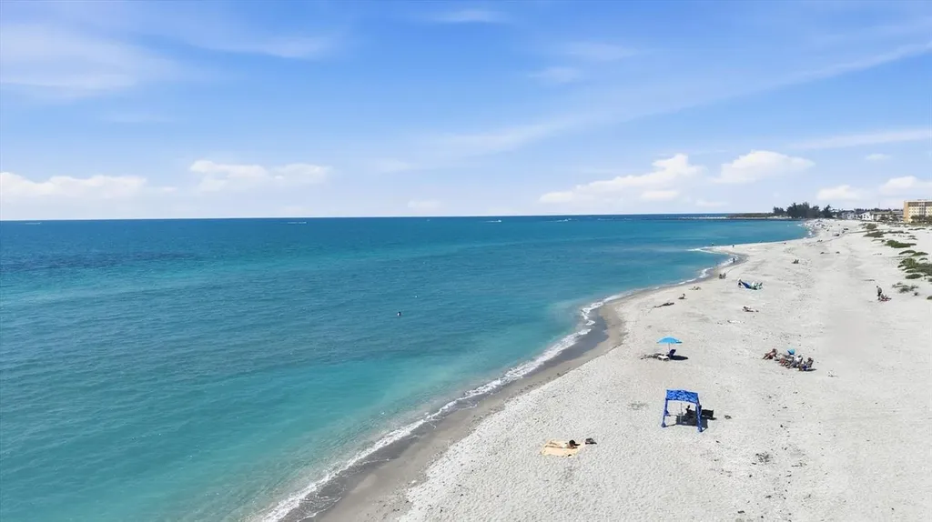 555 The Esplanade N Venice FL 34285