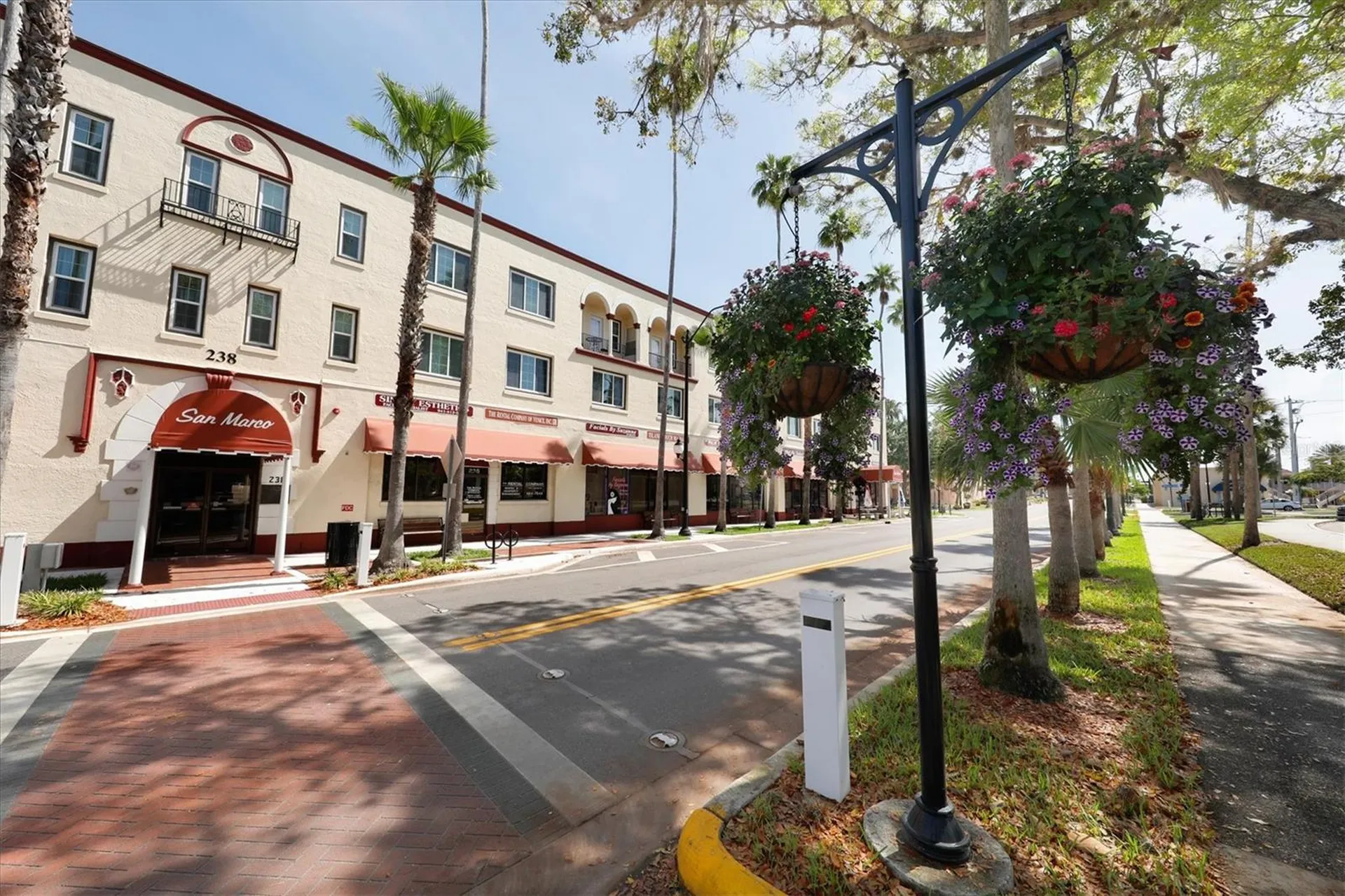 555 The Esplanade N Venice FL 34285