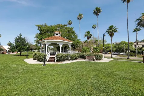 555 The Esplanade N Venice FL 34285