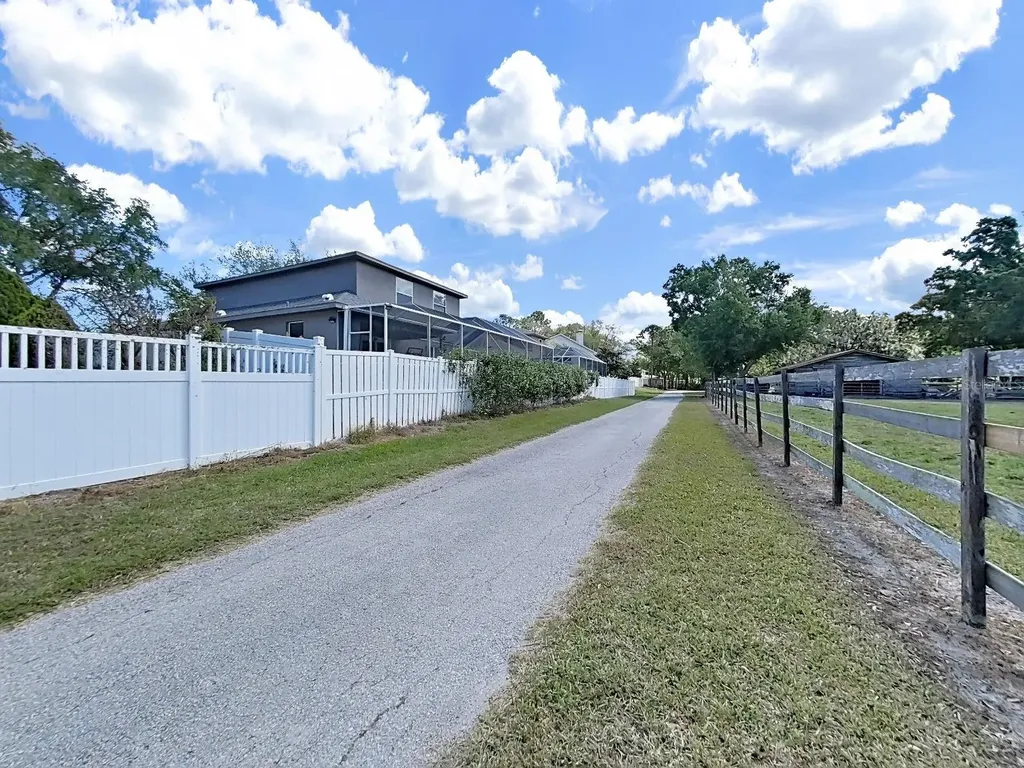 1083 Misty Hollow Lane Tarpon Springs FL 34688