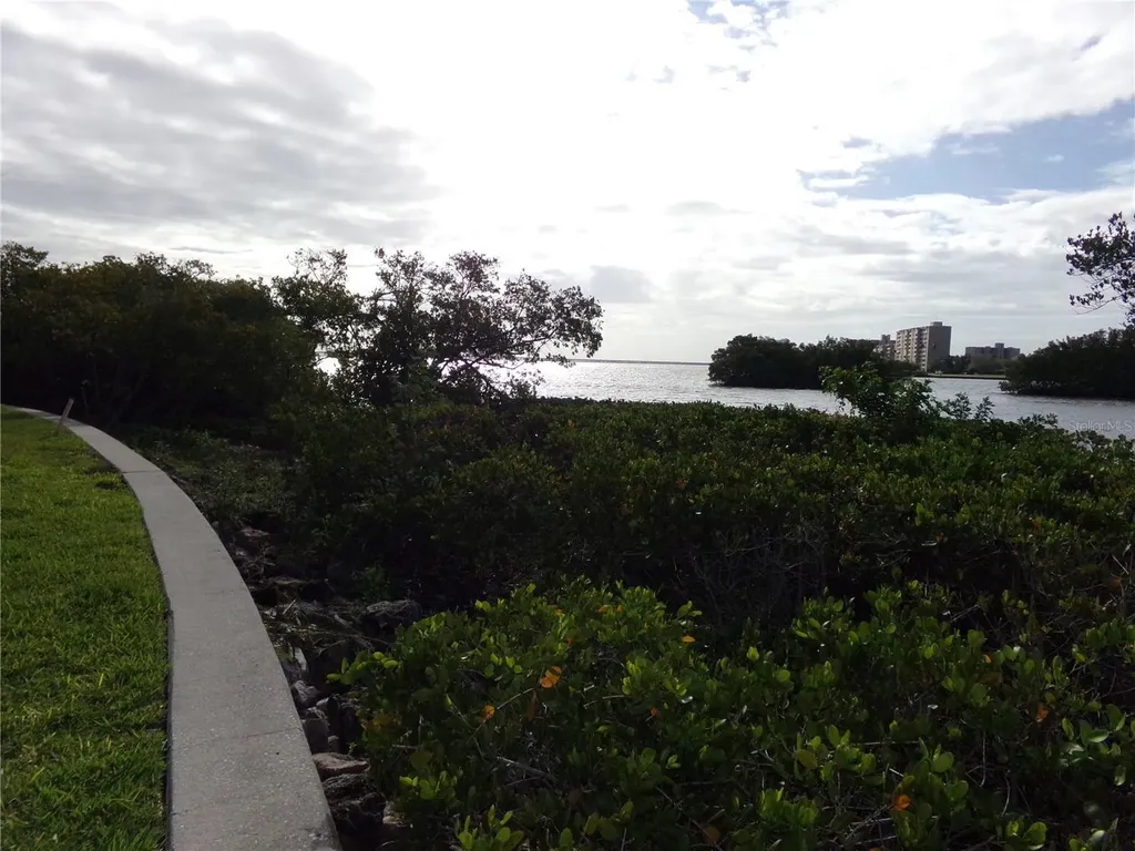 2723 Via Capri Clearwater FL 33764
