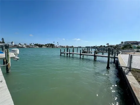 11315 3rd Street E Treasure Island FL 33706