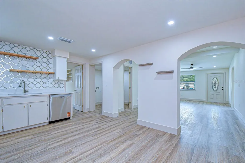 5211 S 85th Street Tampa FL 33619